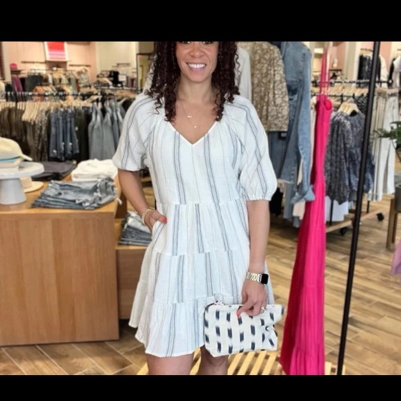 Evereve Alexia Tiered Cotton Mini Dress
 size Large - Picture 4 of 12